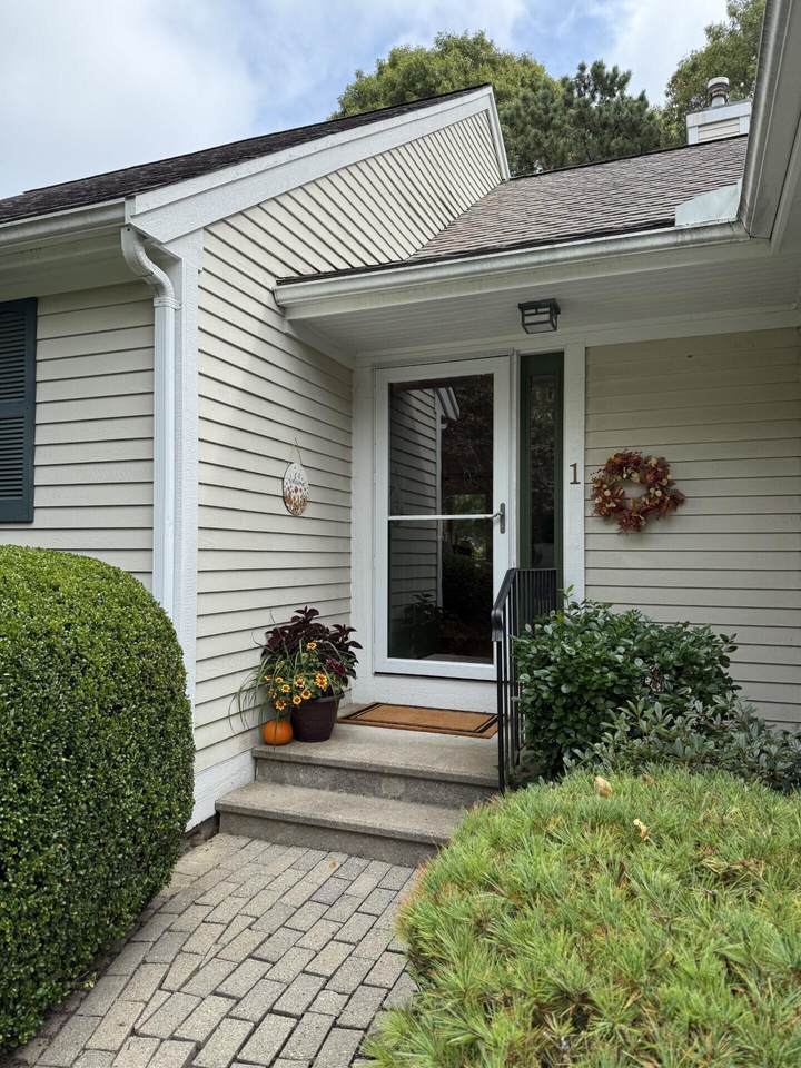 1 Upland Circle - Photo 1