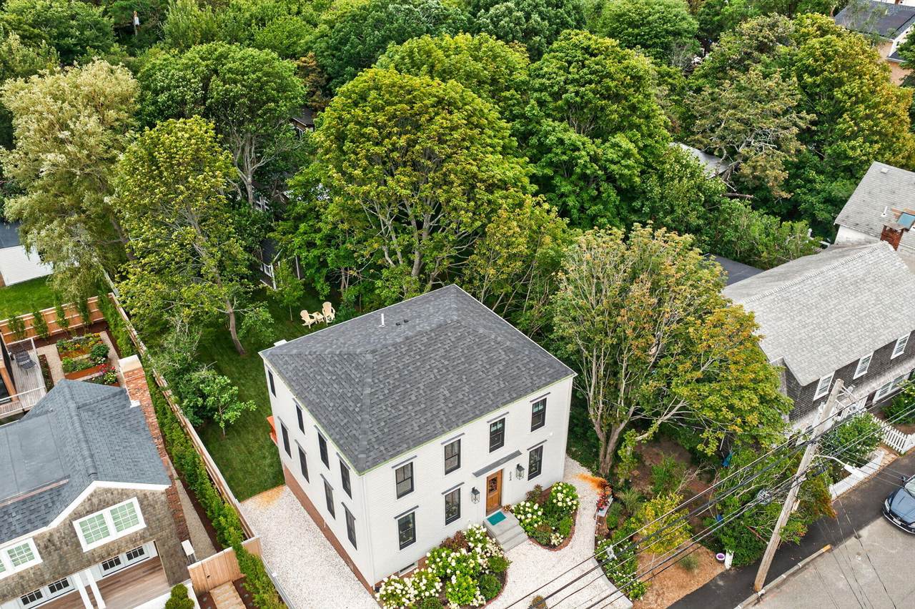 624 Commercial Street - Photo 1