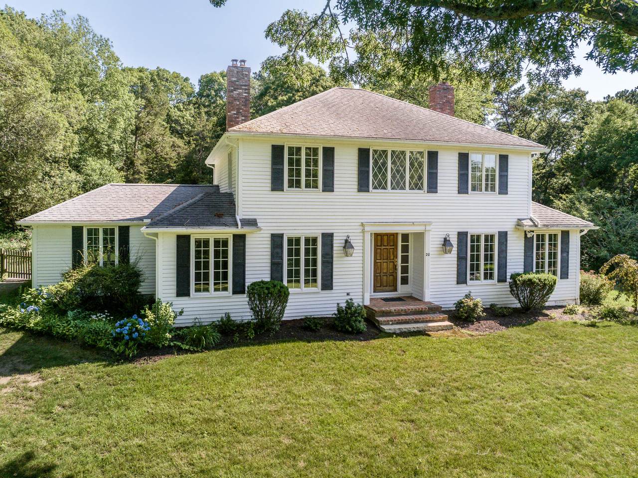 20 Howland Lane - Photo 1