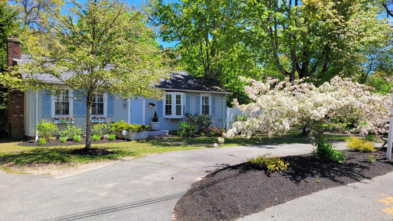 1456 Santuit Newtown Road - Photo 1