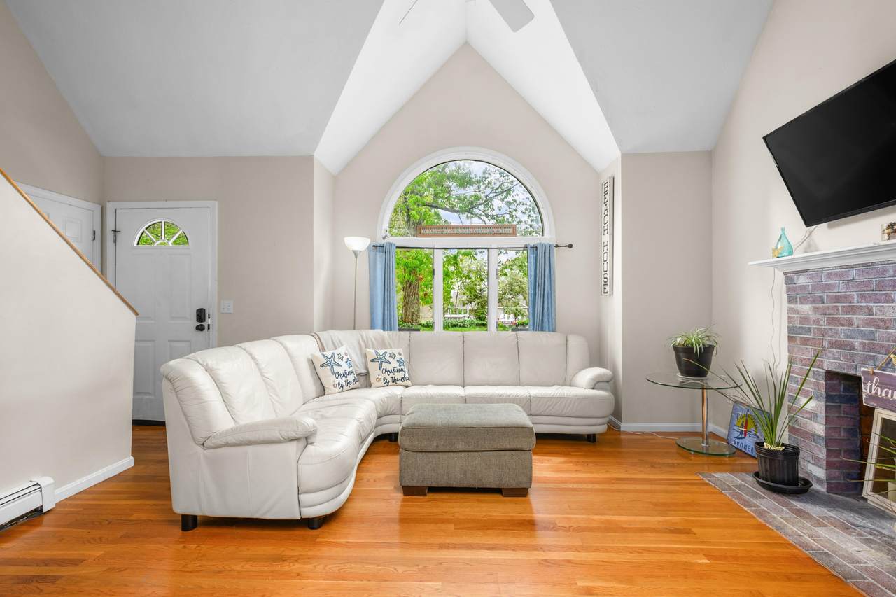 https://bt-photos.global.ssl.fastly.net/capecod/1280_boomver_3_22602330-2.jpg