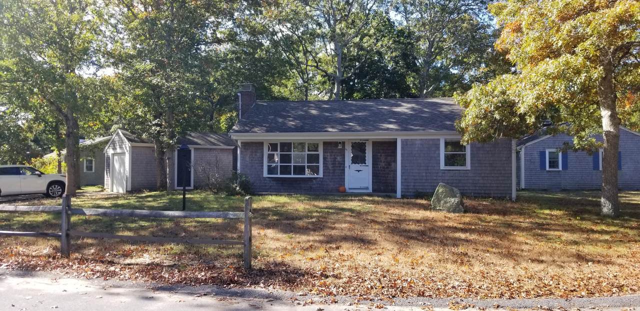 85 Castlewood Circle - Photo 1