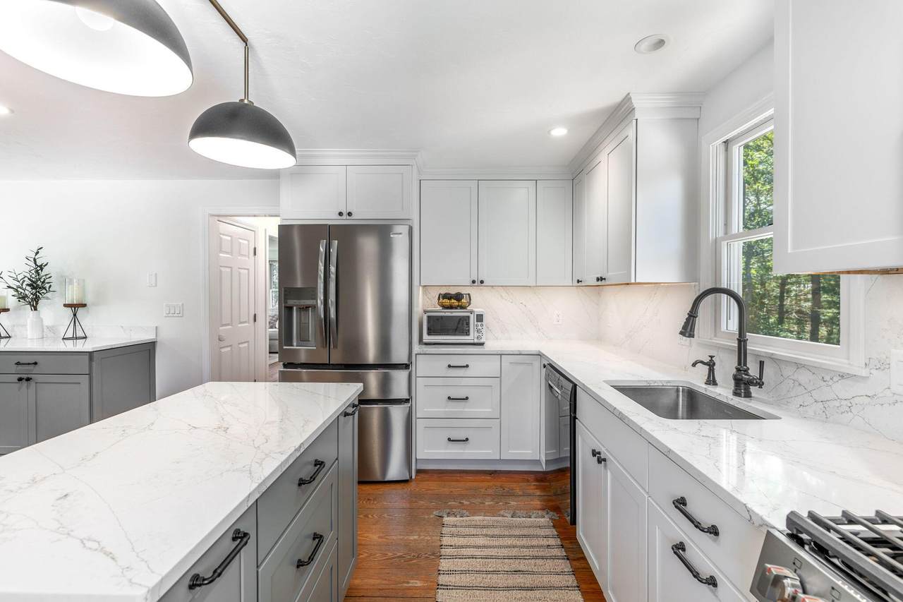 11 Deer Hollow Road - Photo 1