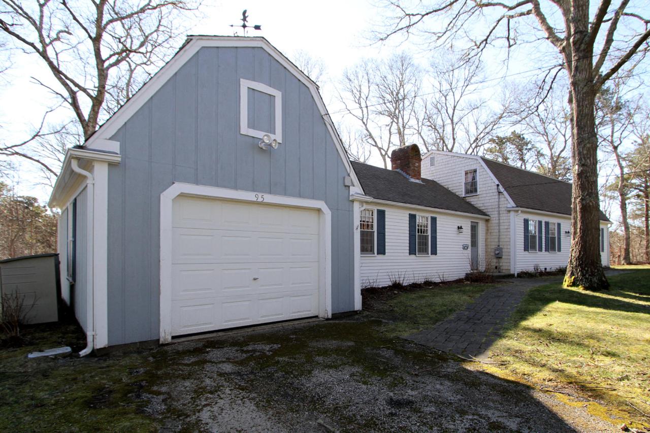 95 Wayside Drive - Photo 1