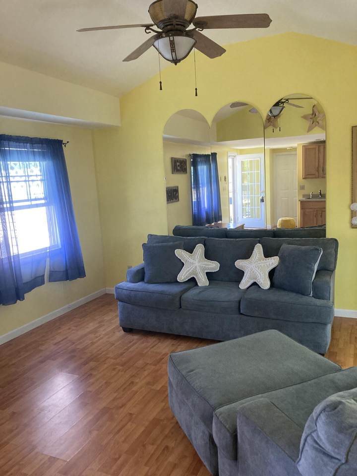 https://bt-photos.global.ssl.fastly.net/capecod/1280_boomver_3_22601382-2.jpg
