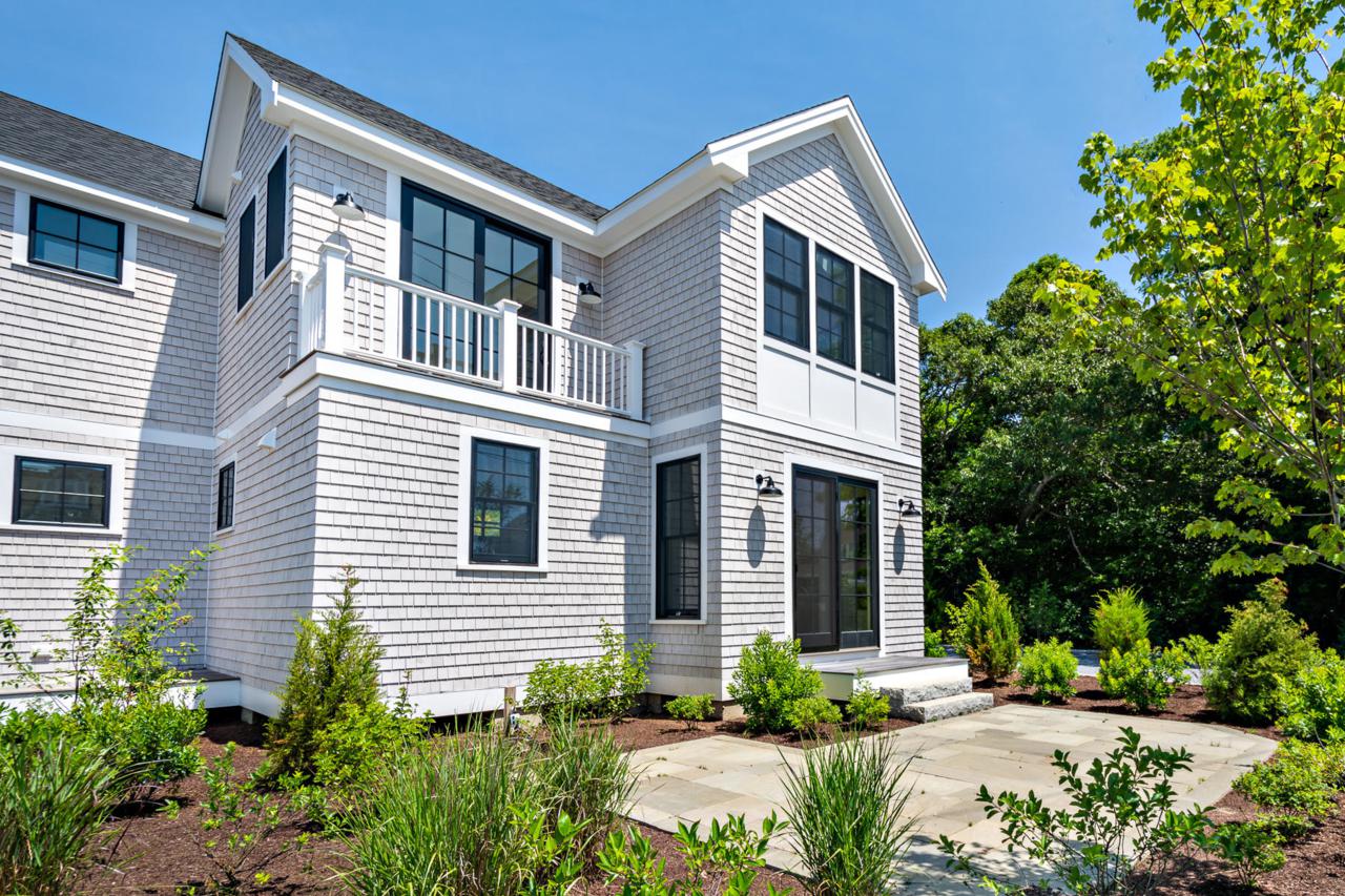 350 Bradford Street - Photo 1