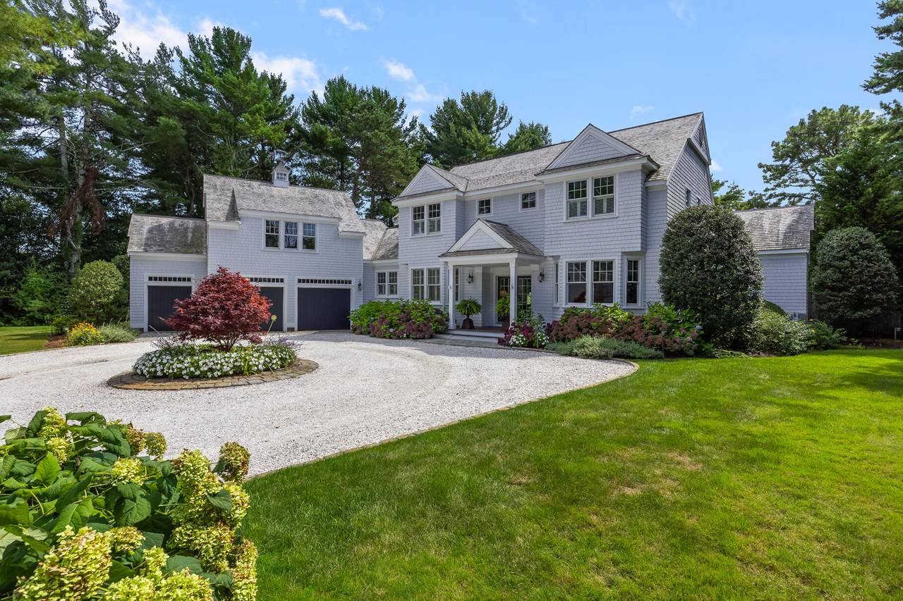 228 Dunrobin Road - Photo 1