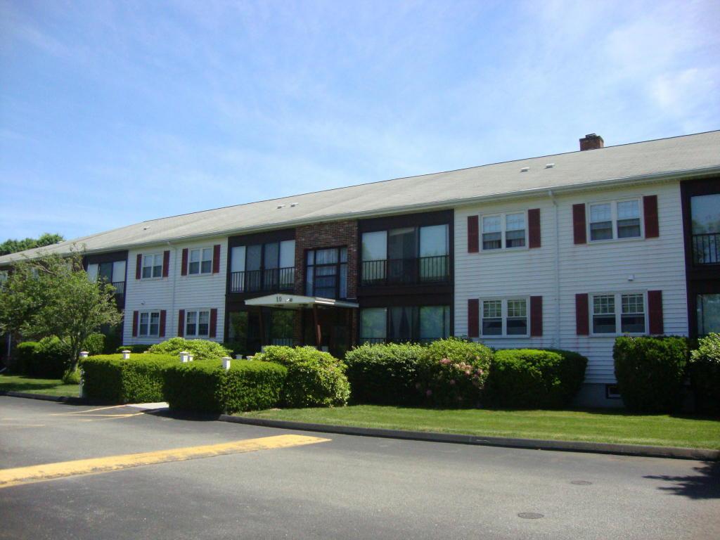 10 Candlewood Lane - Photo 1
