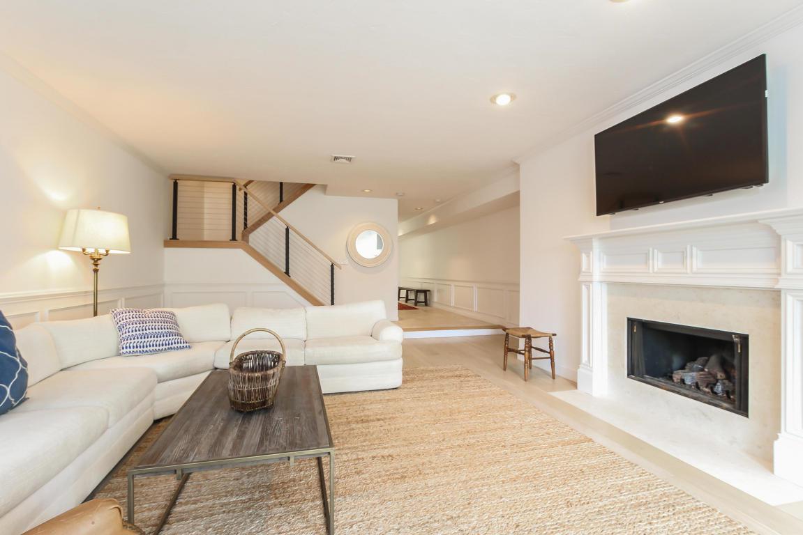 925 Main Street - Photo 1