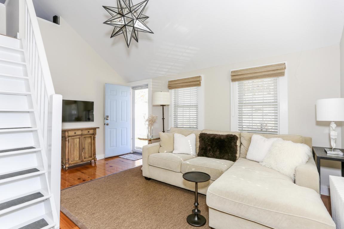 12 Howland Street - Photo 1
