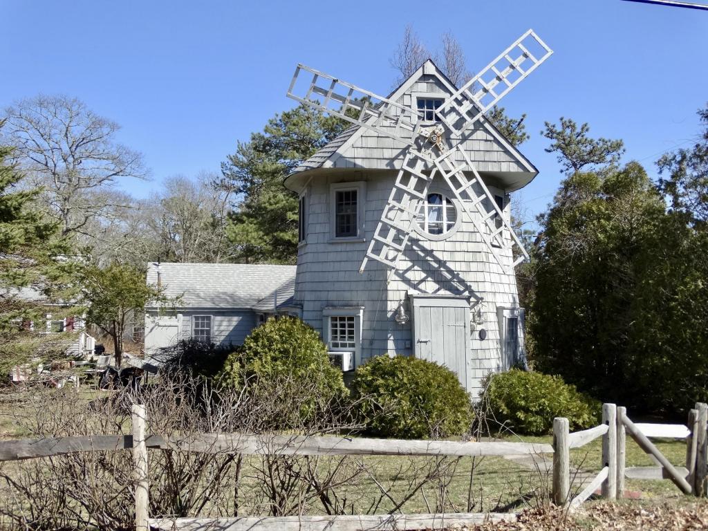 184 South Sea Avenue - Photo 1