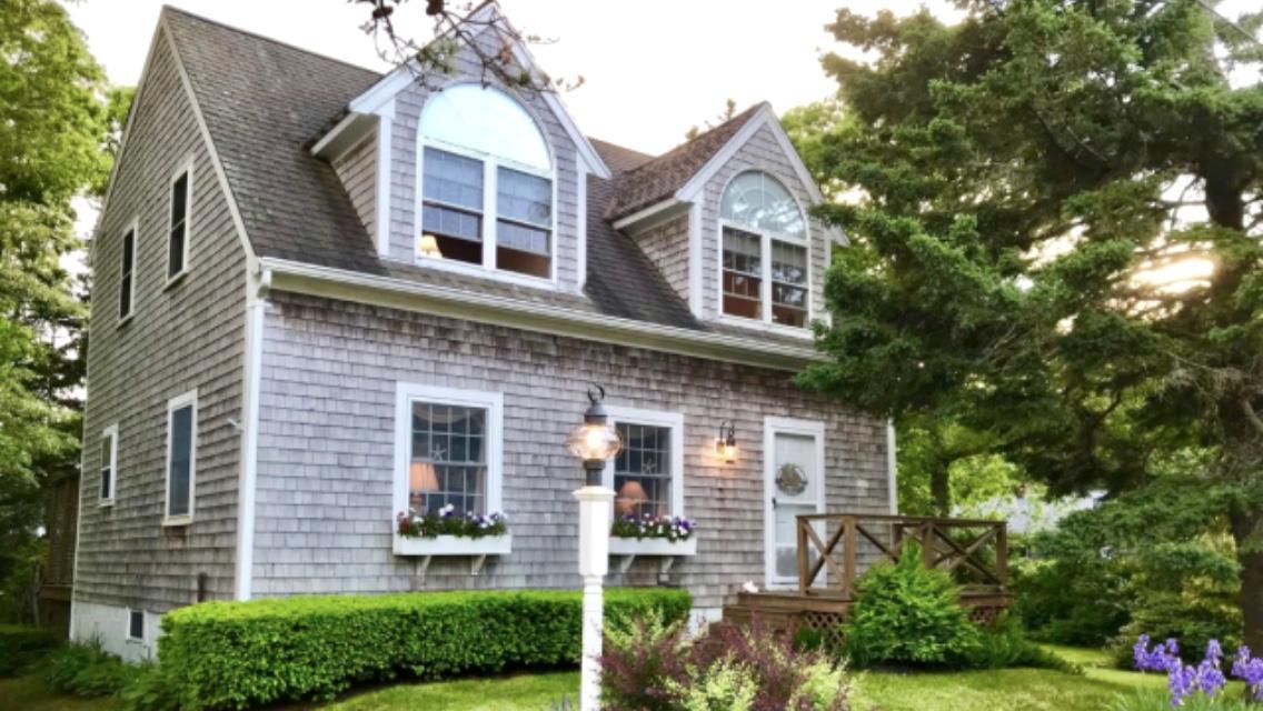 11 Pine Avenue - Photo 1