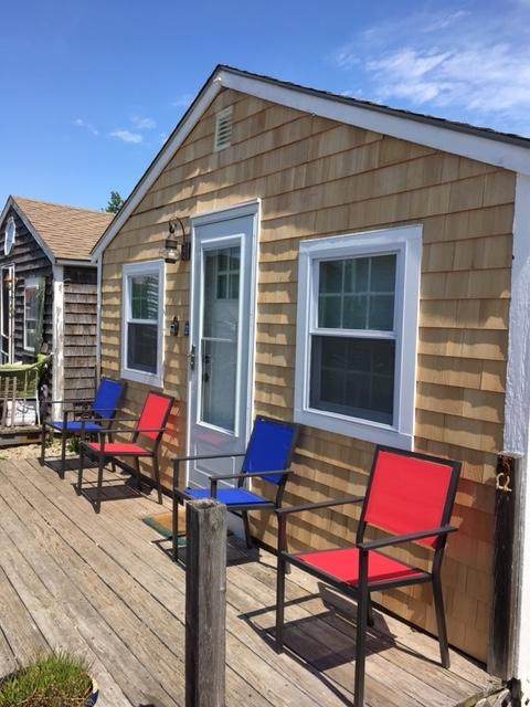 21 Dewey Avenue - Photo 1