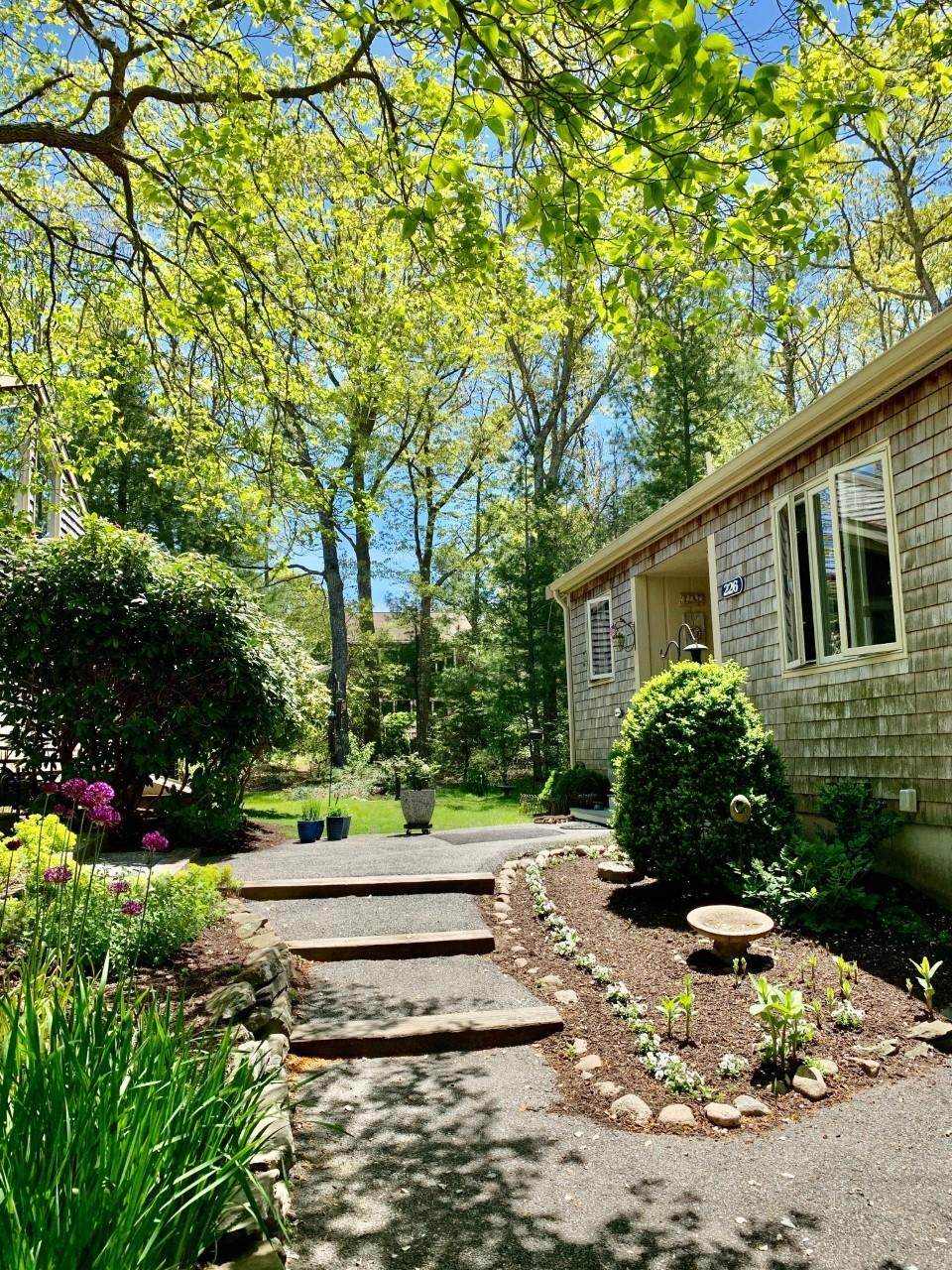 226 Southwest Meadow - Photo 1