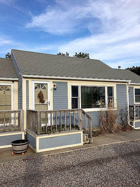 962 Commercial Street - Photo 1