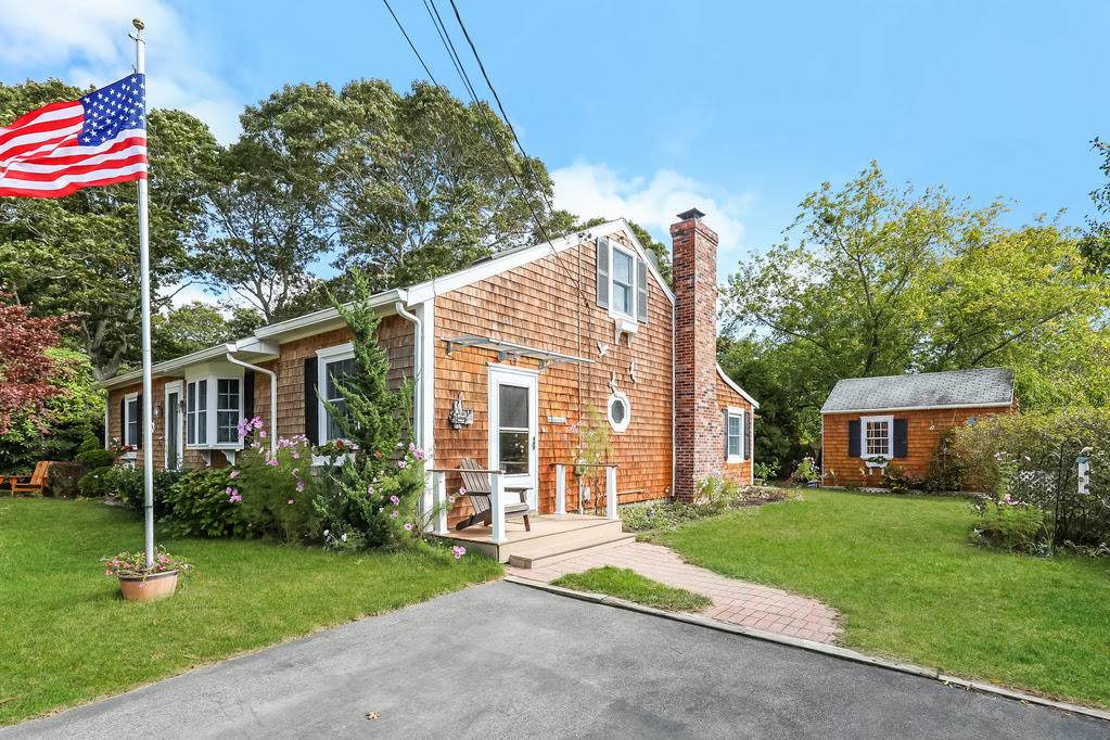 36 Elaine Road - Photo 1