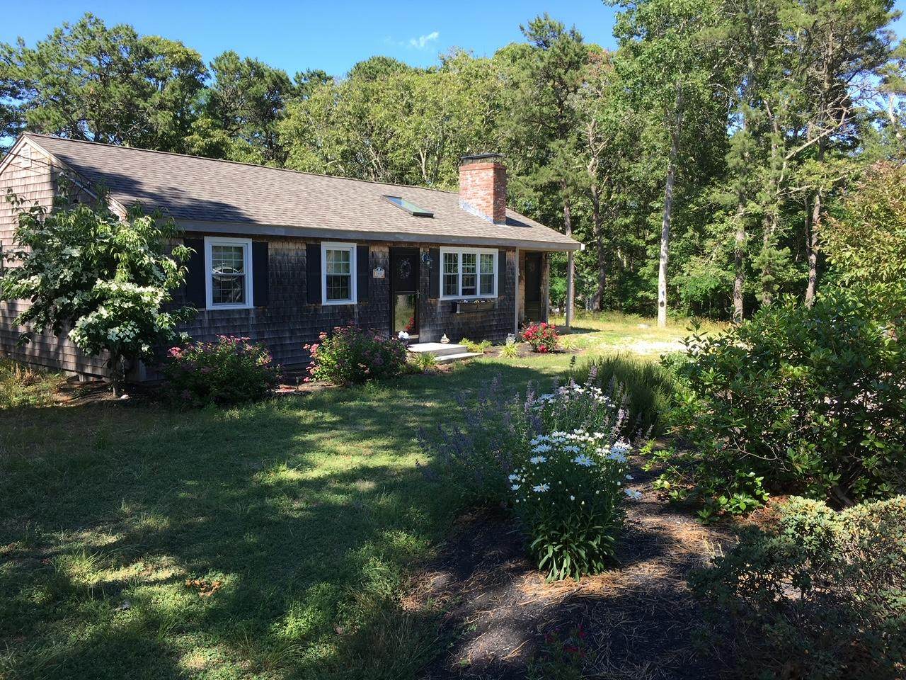140 Circle Drive - Photo 1