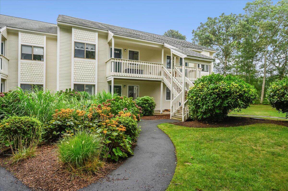 202 Eaton Lane - Photo 1