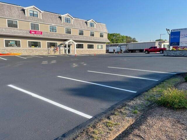 802 Macarthur Boulevard - Photo 1