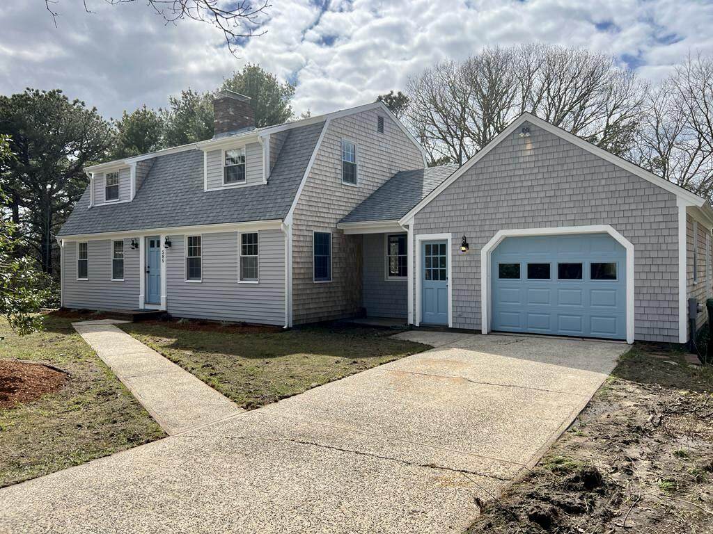 585 School House Road - Photo 1