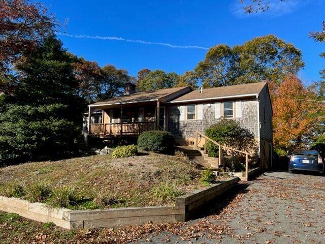 220 James Circle - Photo 1
