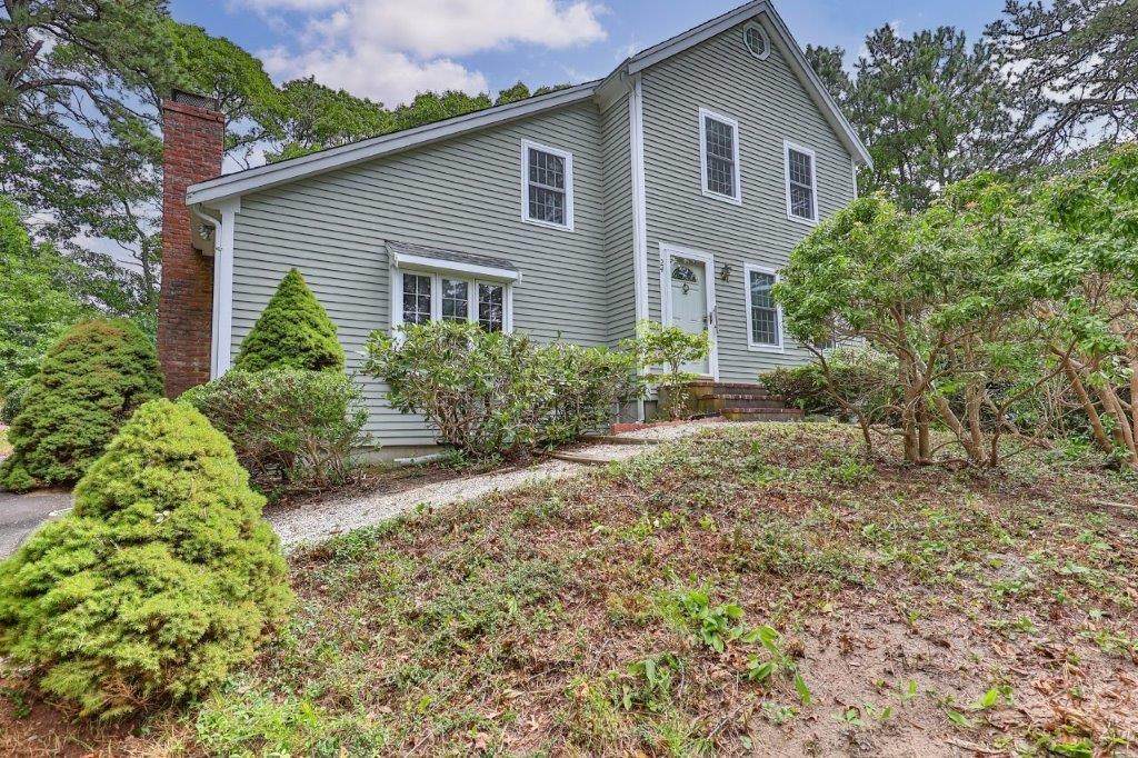 24 Suffolk Avenue - Photo 1
