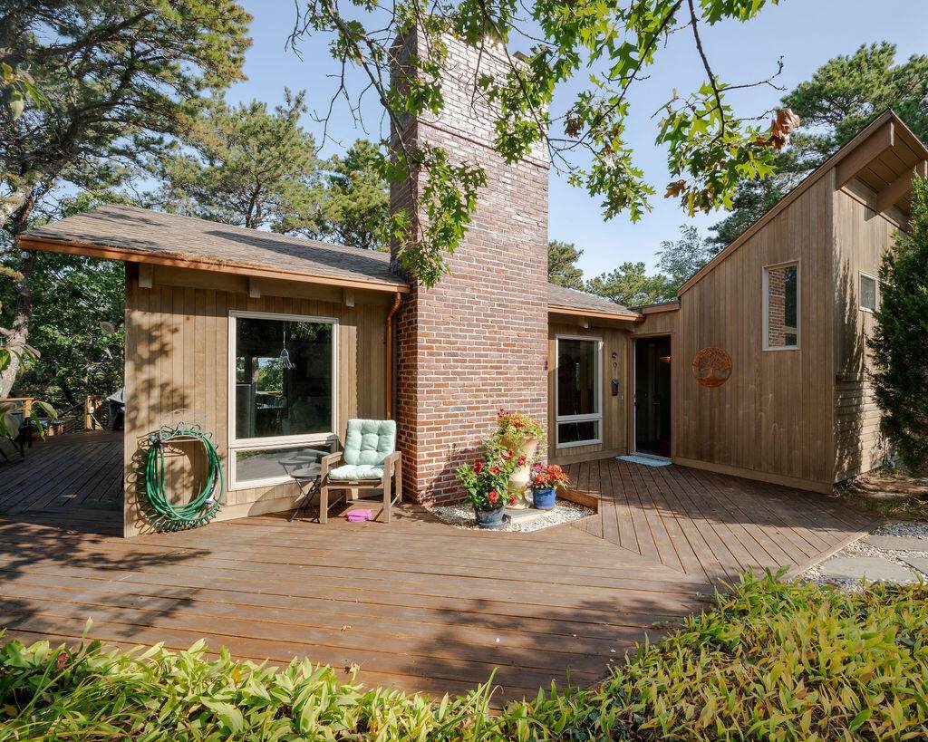 9 Kinnikinnick Road - Photo 1