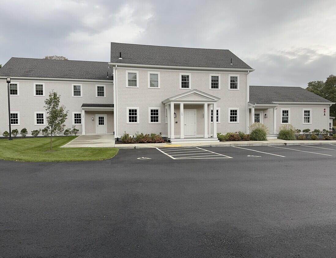 100 Dillingham Avenue - Photo 1
