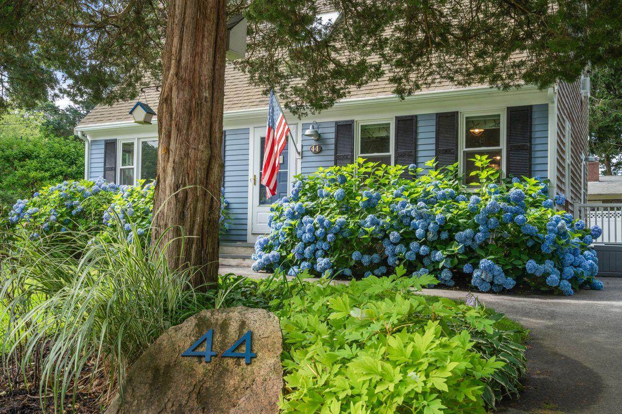 44 Hillside Avenue - Photo 1
