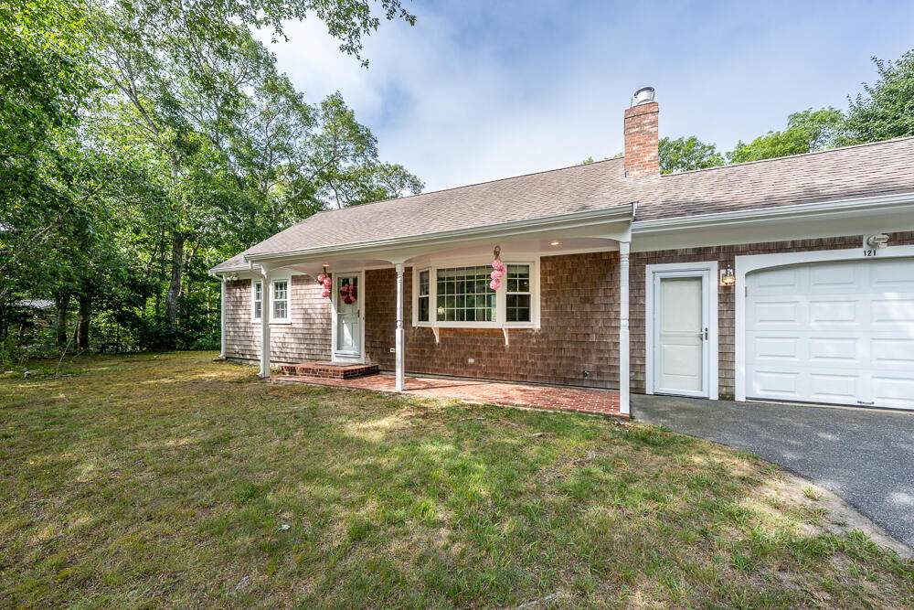 121 Yarmouth Road - Photo 1