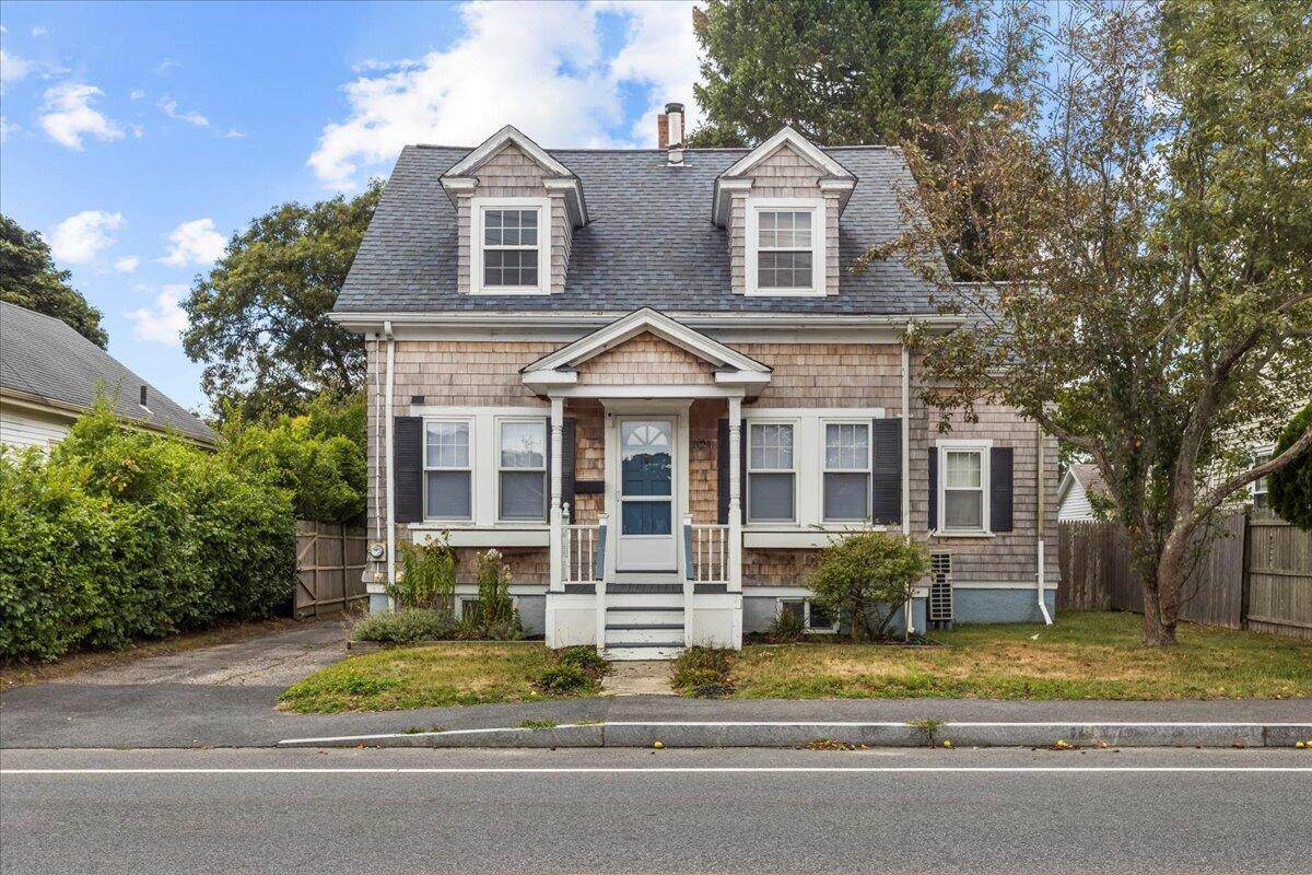 321 Winter Street - Photo 1