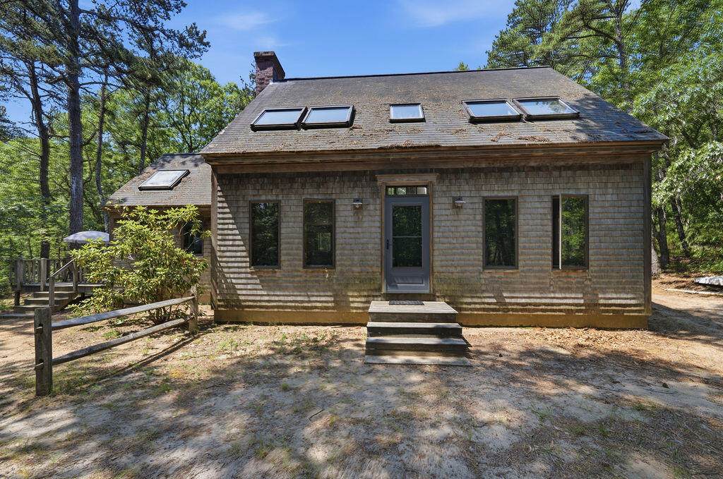 https://bt-photos.global.ssl.fastly.net/capecod/orig_boomver_1_22603196-2.jpg