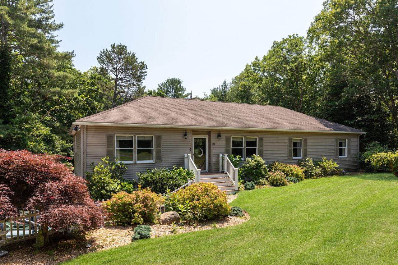 24 Moon Compass Lane - Photo 1
