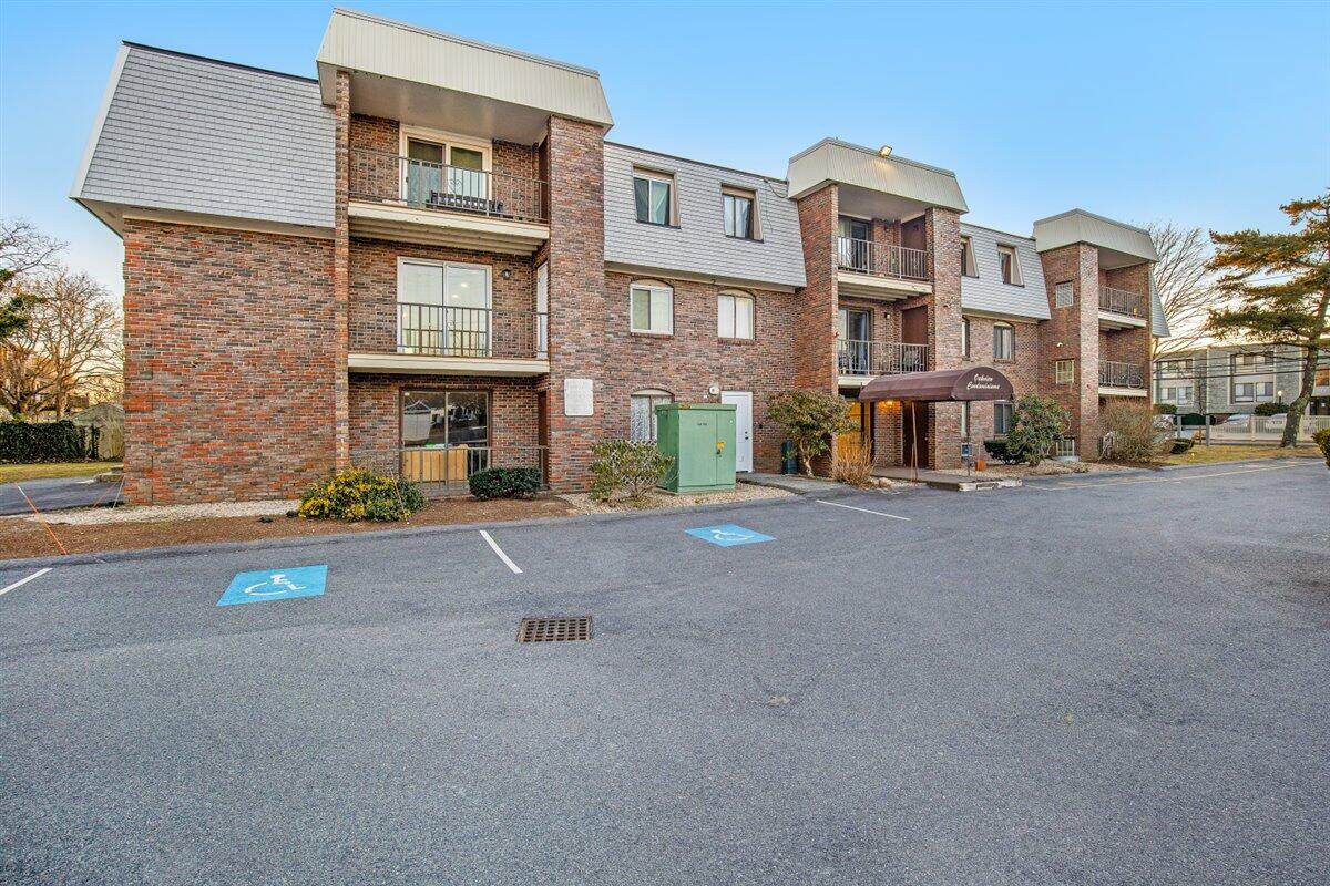 15 Oak Neck Road - Photo 1