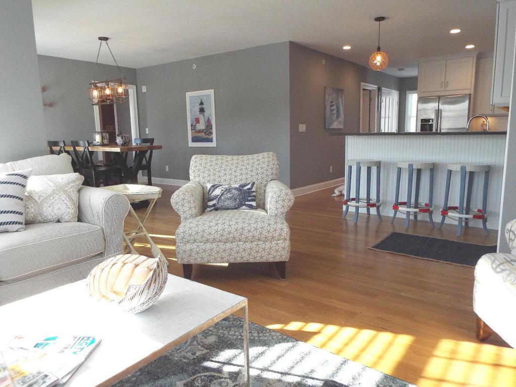 735 Main Street - Photo 1