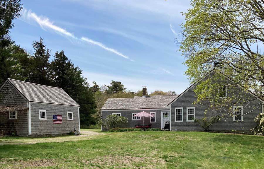 11 Howland Lane - Photo 1