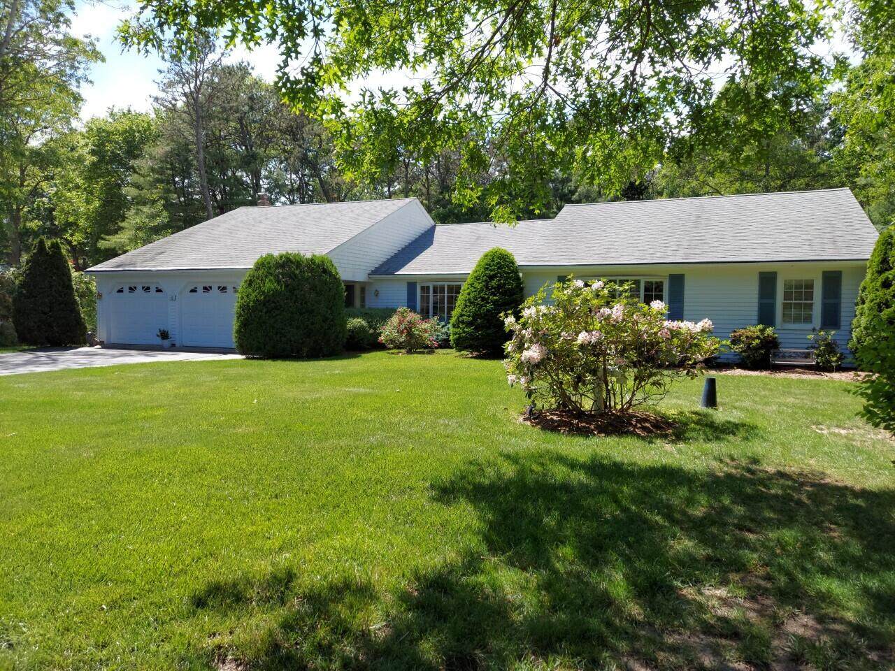 135 Foxglove Road - Photo 1