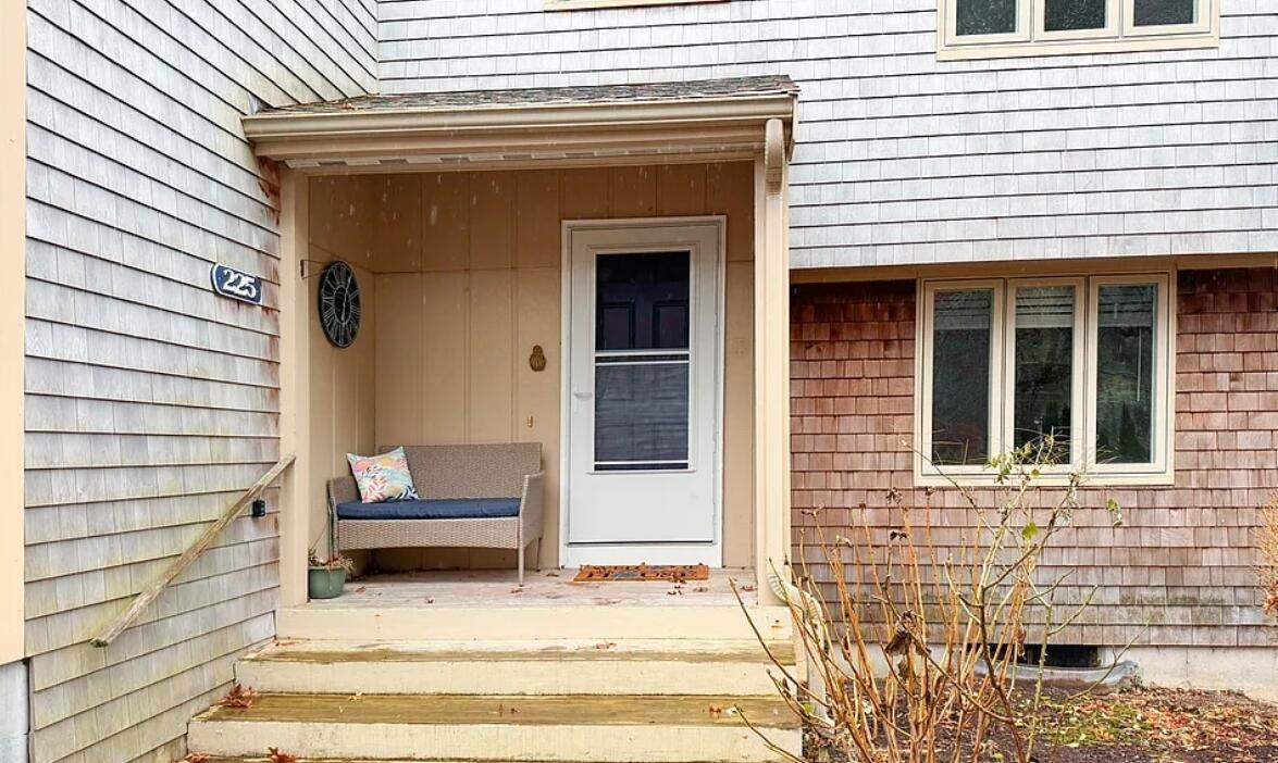 225 Southwest Meadows - Photo 1