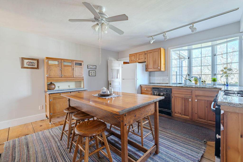 https://bt-photos.global.ssl.fastly.net/capecod/1280_boomver_2_22601465-2.jpg