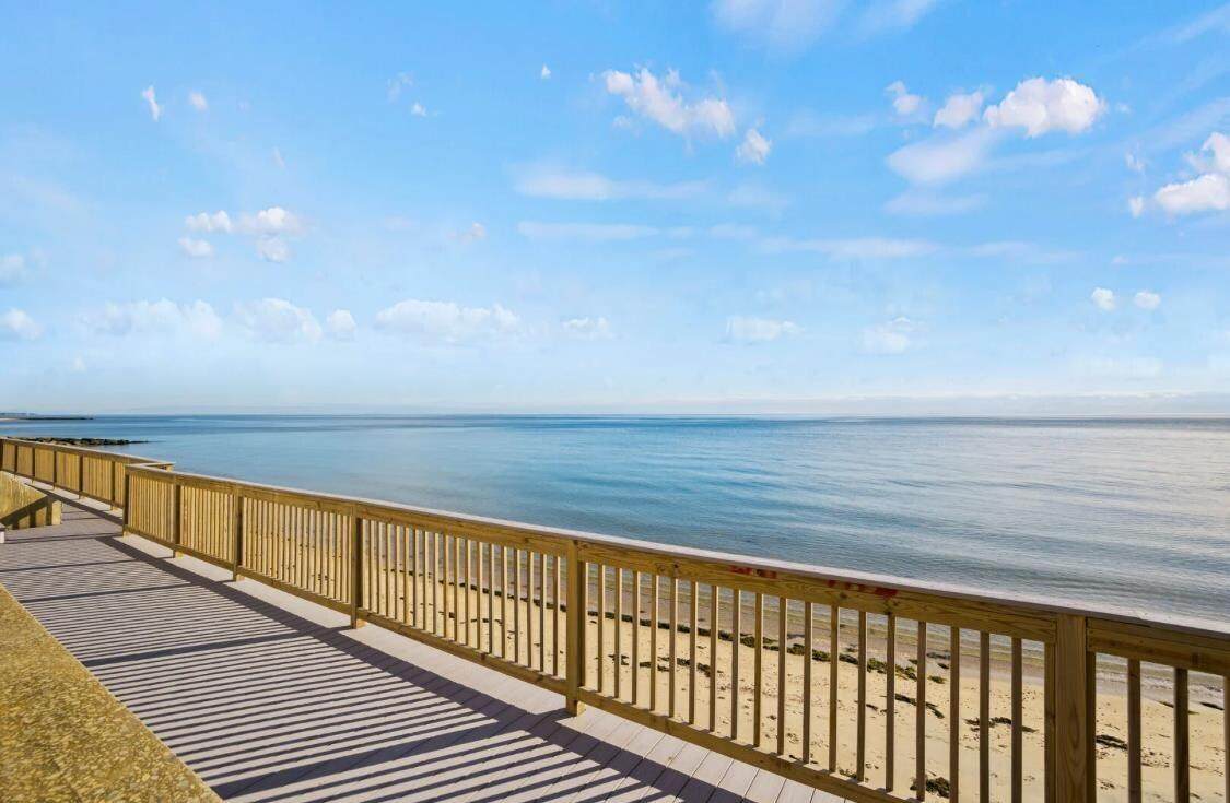 https://bt-photos.global.ssl.fastly.net/capecod/1280_boomver_2_22602733-2.jpg