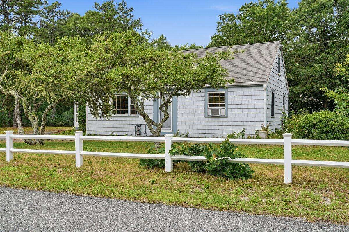 127 Indian Trail - Photo 1