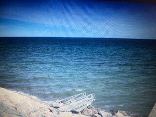 90 Shore Drive West - Photo 1