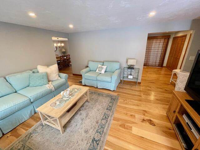 https://bt-photos.global.ssl.fastly.net/capecod/orig_boomver_1_22600089-2.jpg