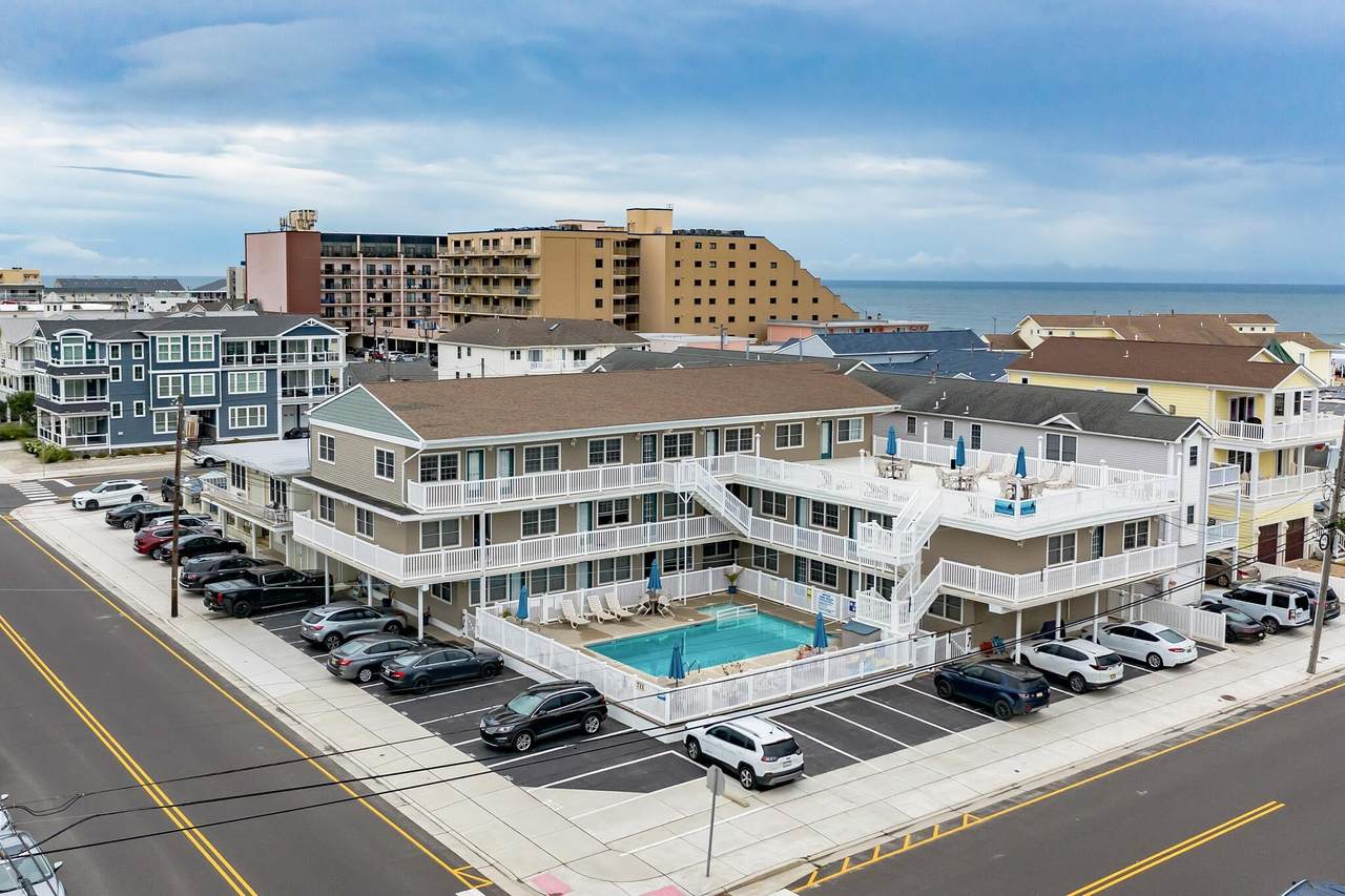 711 Ocean - Photo 1