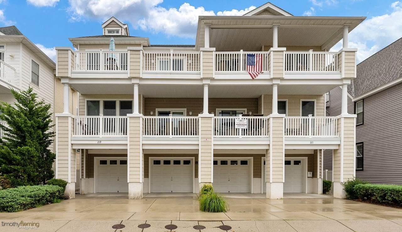 219 Maple - Photo 1