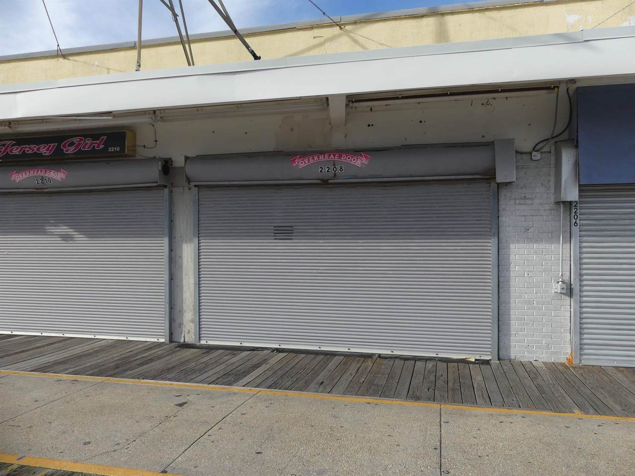 2208 Boardwalk - Photo 1