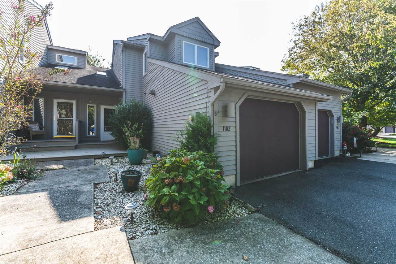 1102 St. James Place - Photo 1