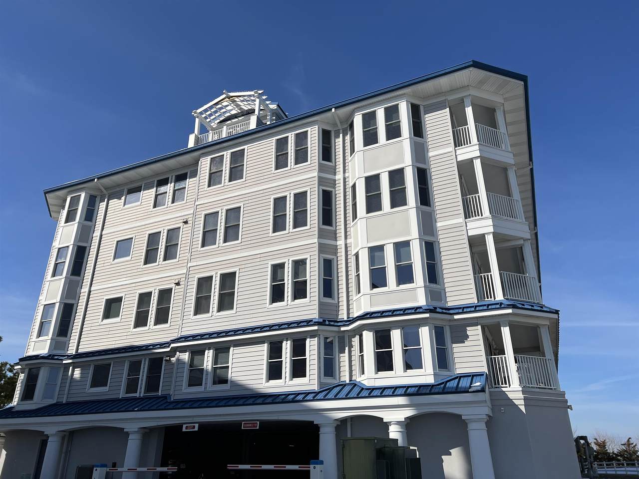 2105 Seaboard - Photo 1