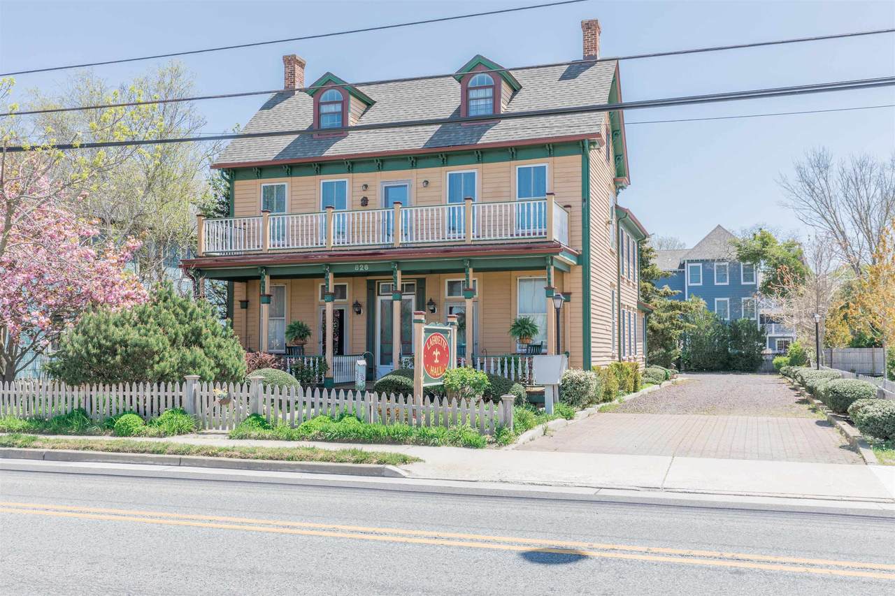 826 Lafayette - Photo 1