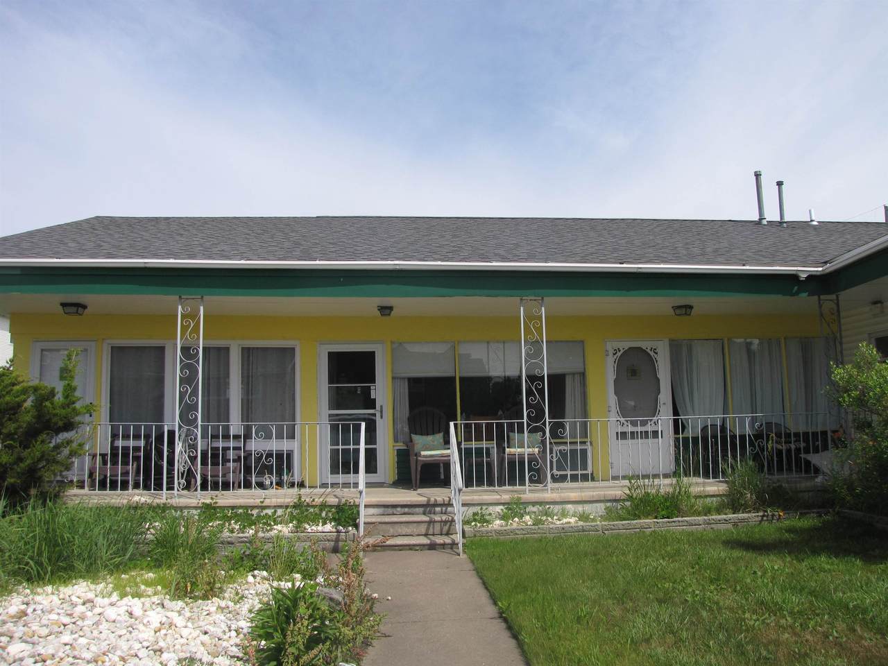526 Baker - Photo 1